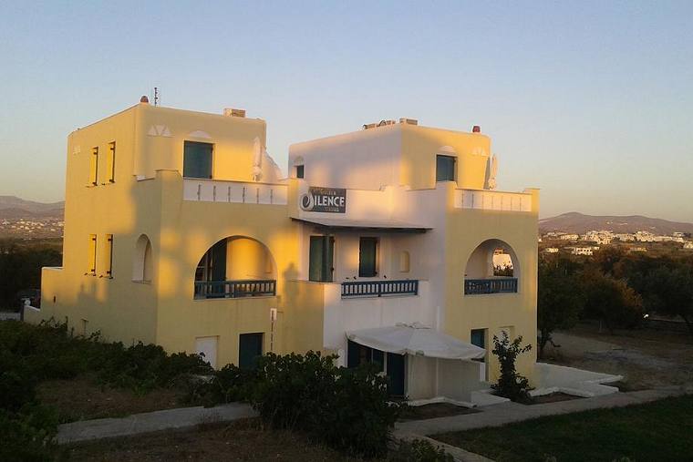 Golden Silence Studios Apartments in Naxos
